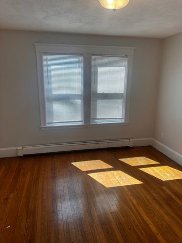 62 Willow Ave 2, Quincy, MA 02170