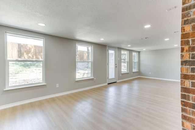 2709 Springbrooke Drive, Hurst, TX 76054