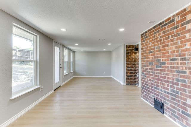 2709 Springbrooke Drive, Hurst, TX 76054