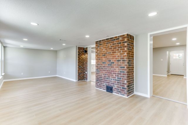 2709 Springbrooke Drive, Hurst, TX 76054