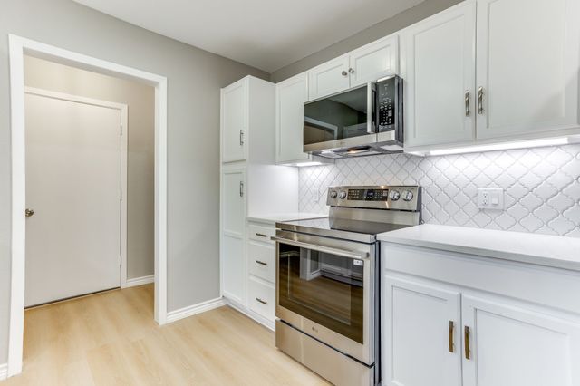 2709 Springbrooke Drive, Hurst, TX 76054