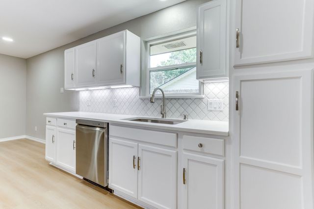2709 Springbrooke Drive, Hurst, TX 76054