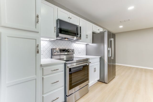 2709 Springbrooke Drive, Hurst, TX 76054