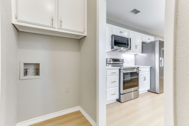 2709 Springbrooke Drive, Hurst, TX 76054