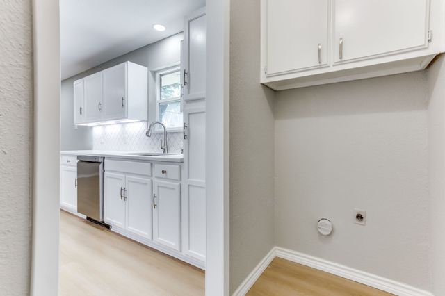 2709 Springbrooke Drive, Hurst, TX 76054