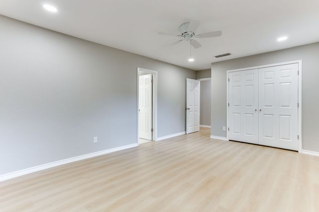 2709 Springbrooke Drive, Hurst, TX 76054
