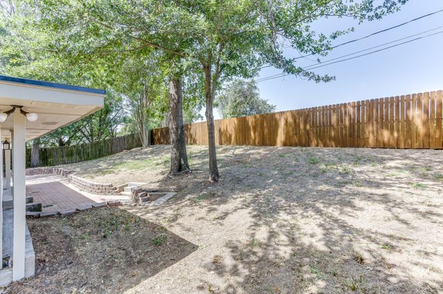 2709 Springbrooke Drive, Hurst, TX 76054