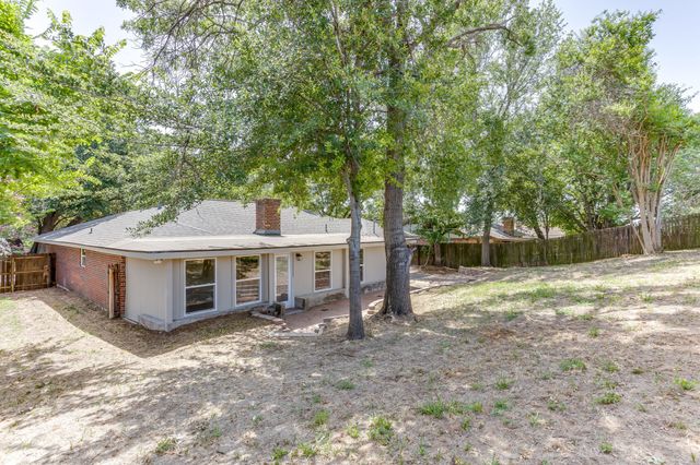 2709 Springbrooke Drive, Hurst, TX 76054