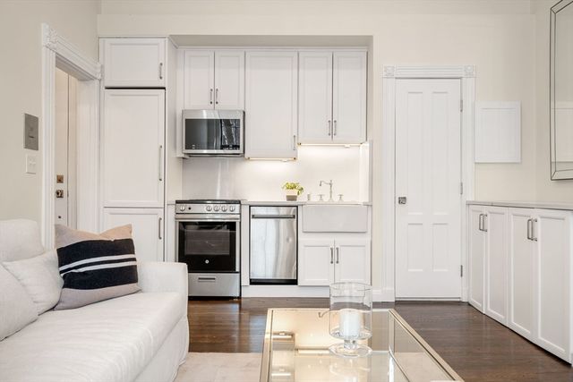 121 Charles St 4, Boston, MA 02114