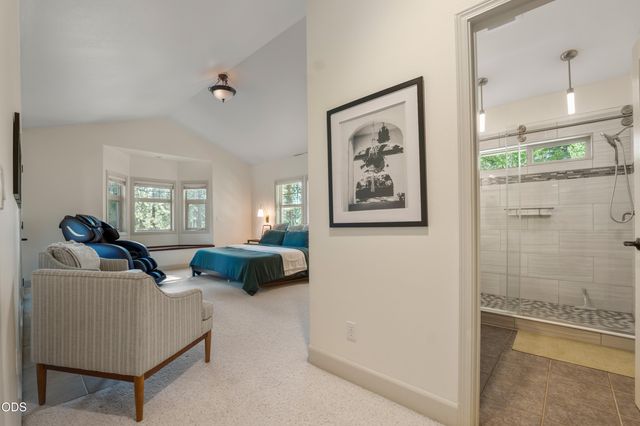 60775 Currant Way, Bend, OR 97702