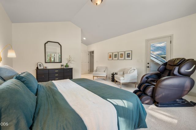 60775 Currant Way, Bend, OR 97702
