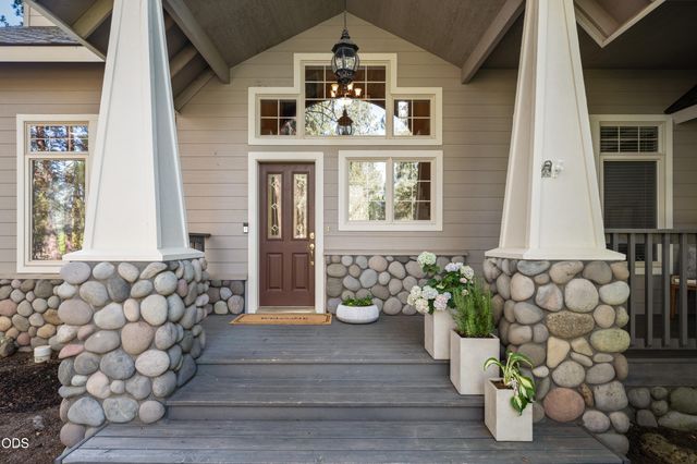 60775 Currant Way, Bend, OR 97702