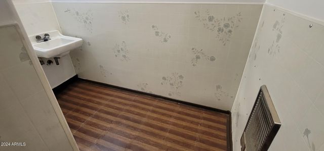 2110 N Laura Avenue, Douglas, AZ 85607