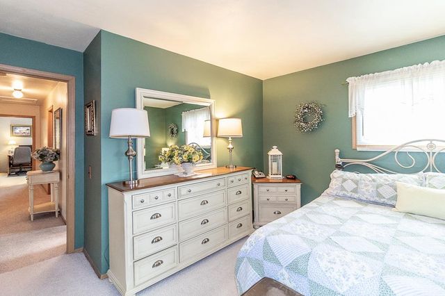 828 W WARREN STREET, New London, WI 54961