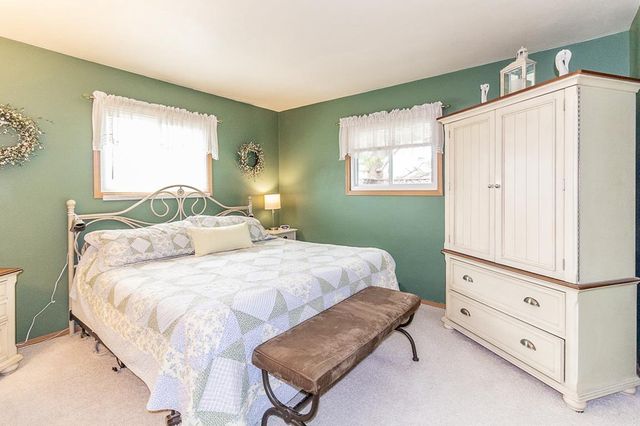 828 W WARREN STREET, New London, WI 54961