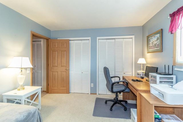 828 W WARREN STREET, New London, WI 54961