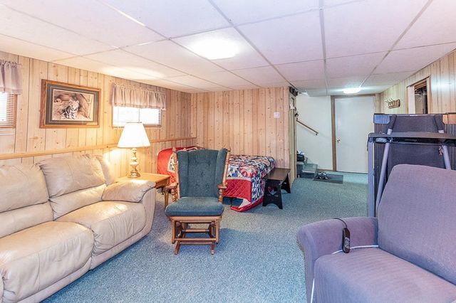 828 W WARREN STREET, New London, WI 54961
