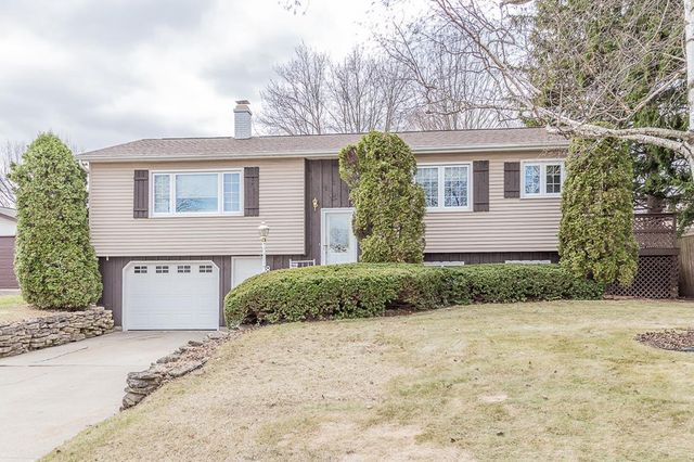 828 W WARREN STREET, New London, WI 54961