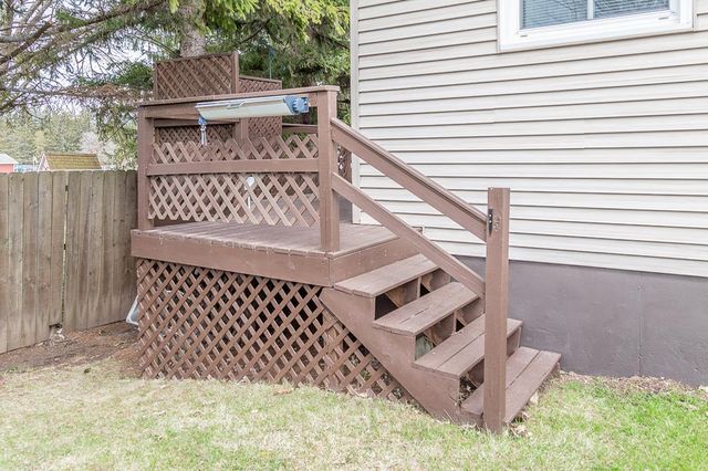 828 W WARREN STREET, New London, WI 54961