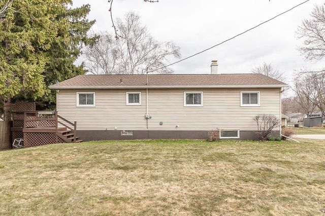 828 W WARREN STREET, New London, WI 54961