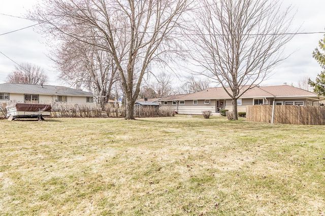 828 W WARREN STREET, New London, WI 54961
