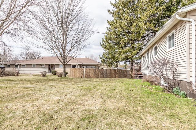 828 W WARREN STREET, New London, WI 54961