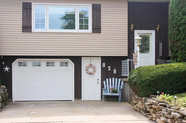 828 W WARREN STREET, New London, WI 54961