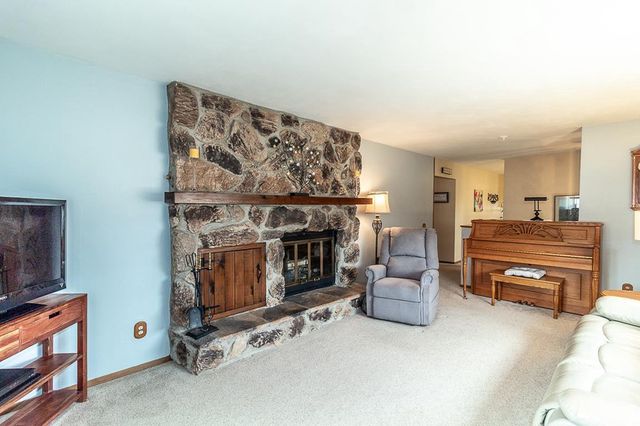 828 W WARREN STREET, New London, WI 54961