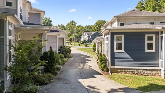2605D Traughber Dr, Nashville, TN 37206