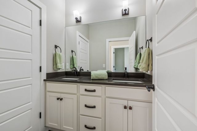 2605D Traughber Dr, Nashville, TN 37206