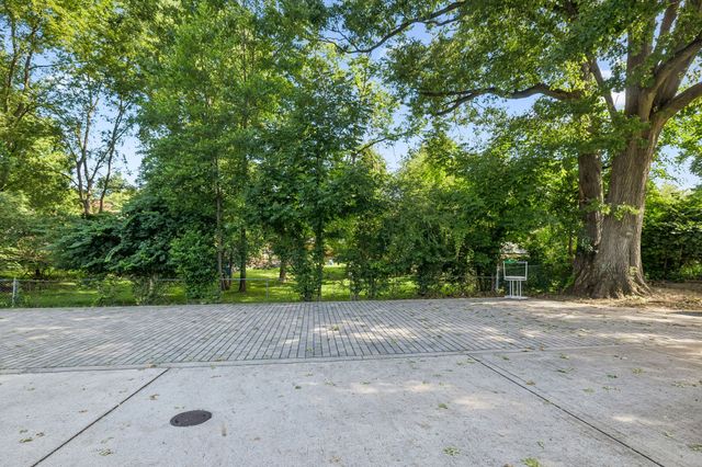 2605D Traughber Dr, Nashville, TN 37206