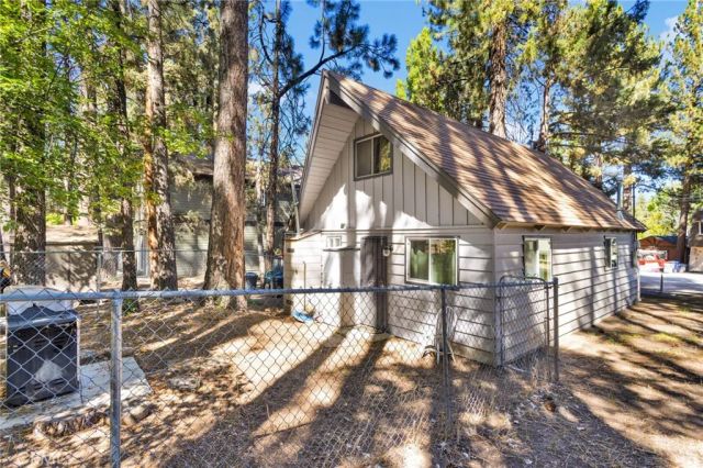 42651 Falcon Avenue, Big Bear Lake, CA 92315