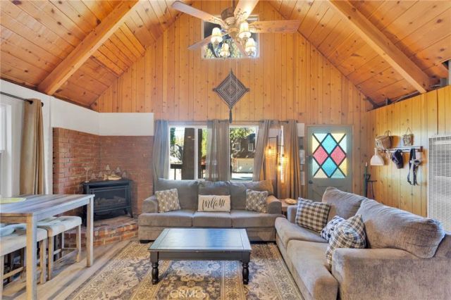 42651 Falcon Avenue, Big Bear Lake, CA 92315