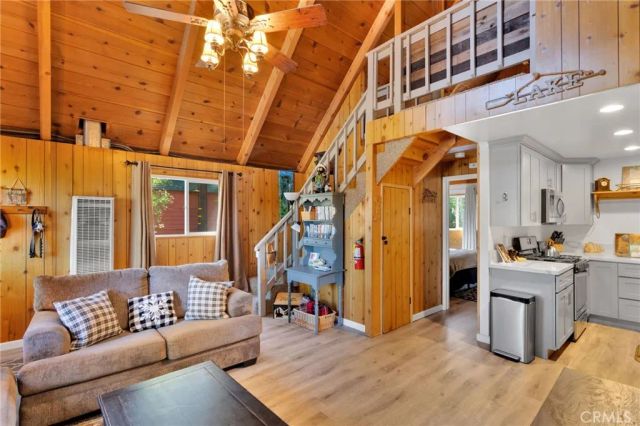 42651 Falcon Avenue, Big Bear Lake, CA 92315