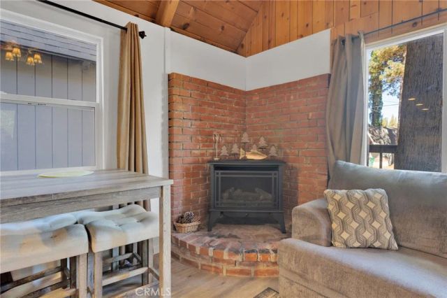 42651 Falcon Avenue, Big Bear Lake, CA 92315