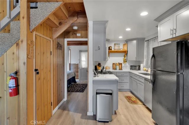 42651 Falcon Avenue, Big Bear Lake, CA 92315