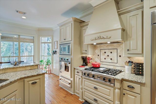 316 Woodlands Green Place, Brandon, MS 39047
