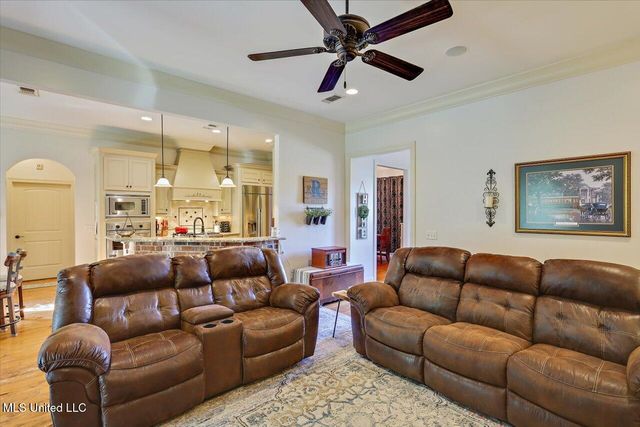 316 Woodlands Green Place, Brandon, MS 39047