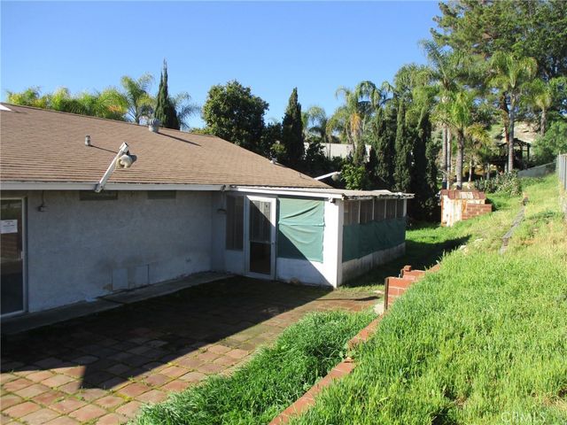 560 W 10th Street, Perris, CA 92570