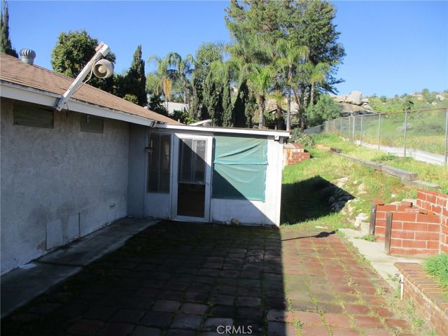 560 W 10th Street, Perris, CA 92570