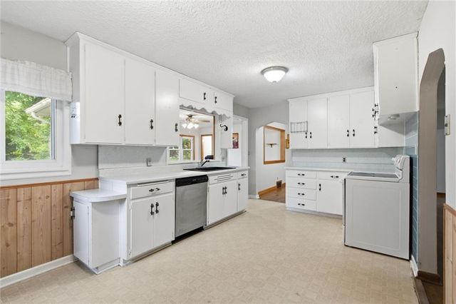 5048 N Olive Street, Kansas City, MO 64118