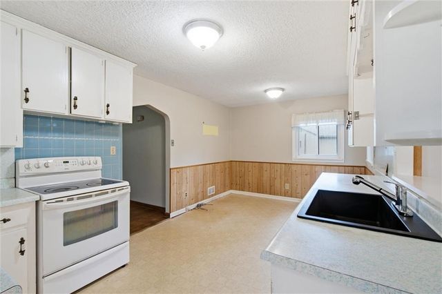 5048 N Olive Street, Kansas City, MO 64118