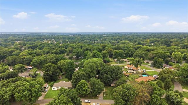 5048 N Olive Street, Kansas City, MO 64118