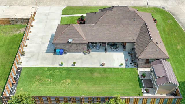 104 Melrose Dr, Thibodaux, LA 70301
