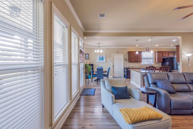 104 Melrose Dr, Thibodaux, LA 70301