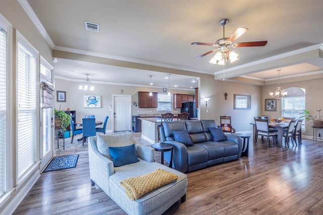 104 Melrose Dr, Thibodaux, LA 70301