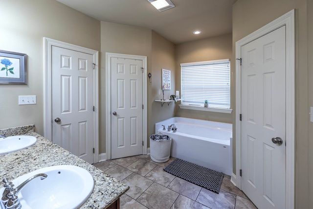 104 Melrose Dr, Thibodaux, LA 70301