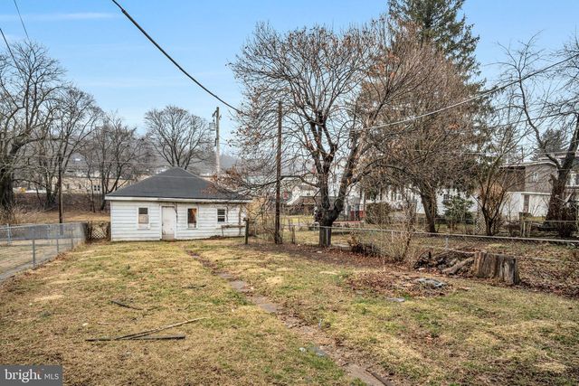 118 S 2ND ST, Newport, PA 17074