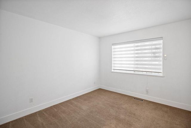 5826 Fallen Oak Trl, Pollock Pines, CA 95726