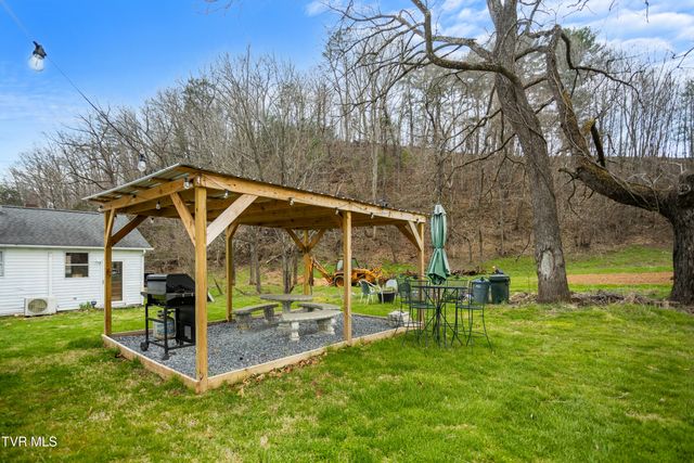 21786 Monroe Road, Damascus, VA 24236